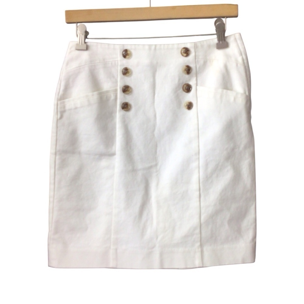 Banana Republic White Buttoned Mini  size 2